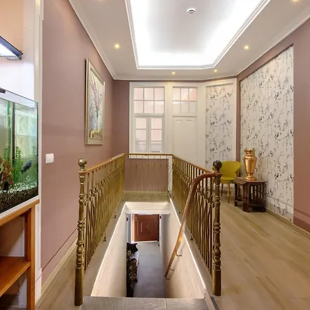 Konukevi Happy House 3*