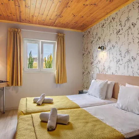 Happy House 3*